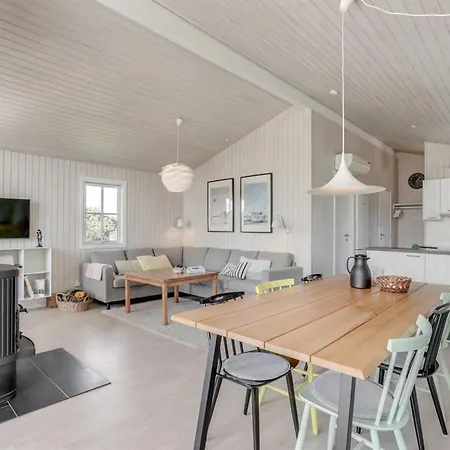 Driss - 500m From The Sea By Interhome *